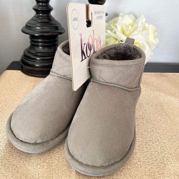NWT Women’s Memory Foam Sherpa Boot Slipper Shoes - Picture 2 of 9